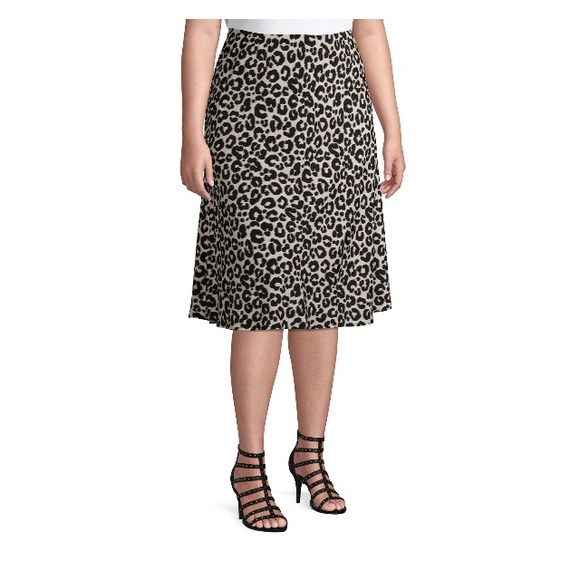Terra & Sky Women's Plus Size Leopard Slip Skirt - Picture 3 of 5